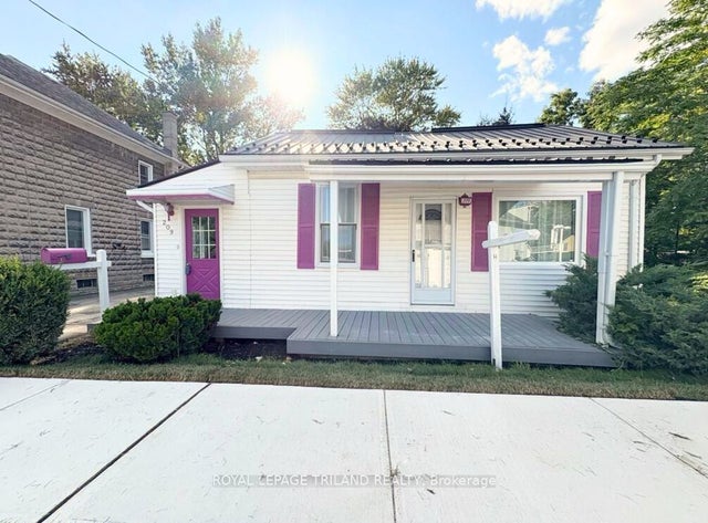 209 Water Street, Lucan Biddulph