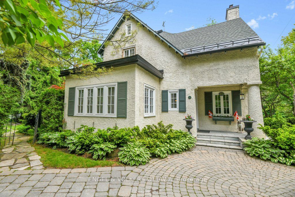 202 Cloverdale Road, Rockcliffe Park
