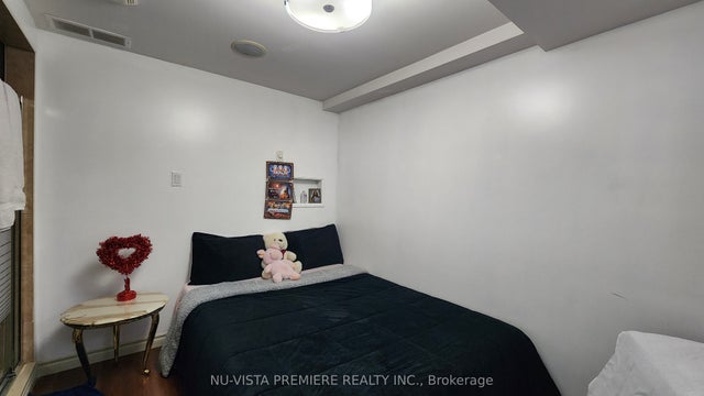 11 Oxford Street W Lower, London North