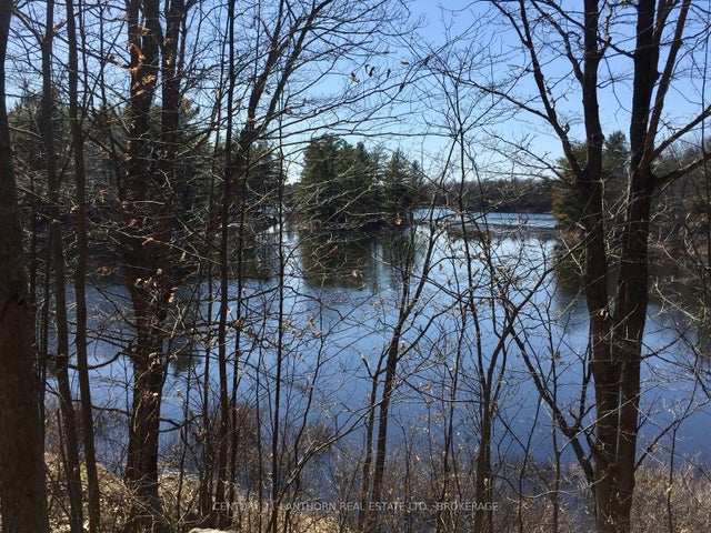 1085 Old Mine Road, Frontenac