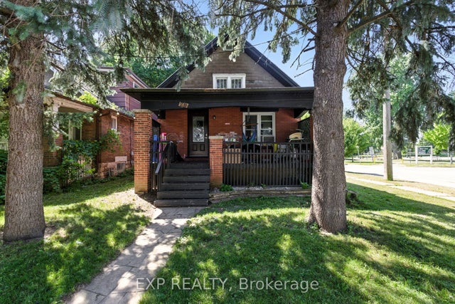 20 Barrington Avenue, London North