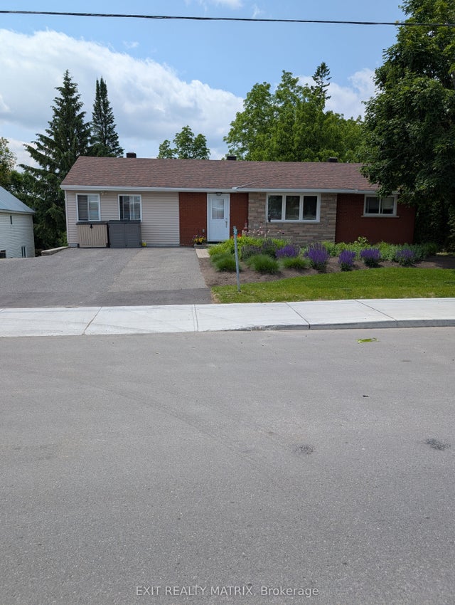 3807 Carp Road N, Carp - Huntley Ward