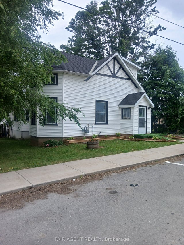 349 Stanley Street, Deseronto