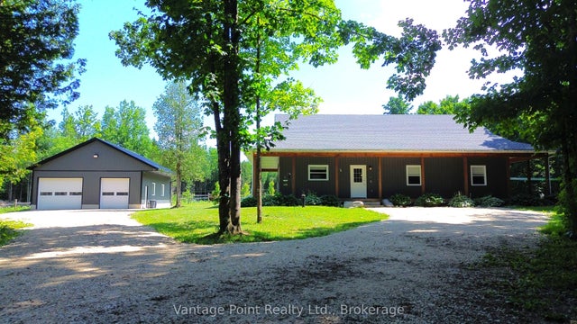 114 Crawford Road, Chatsworth