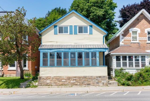 152 Main Street W, Shelburne