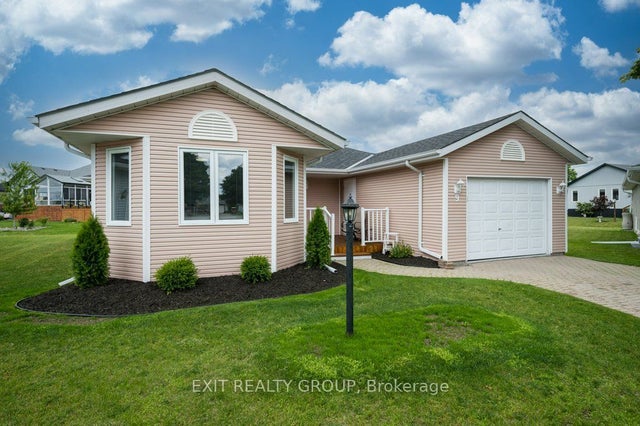 9 Quaker Court, Prince Edward County