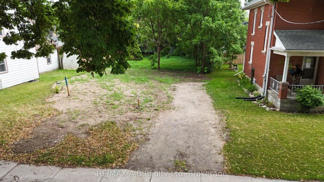 352 Queen Street E, St. Marys