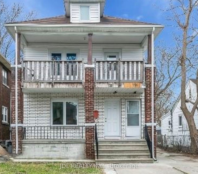 721-723 Campbell Avenue, Windsor