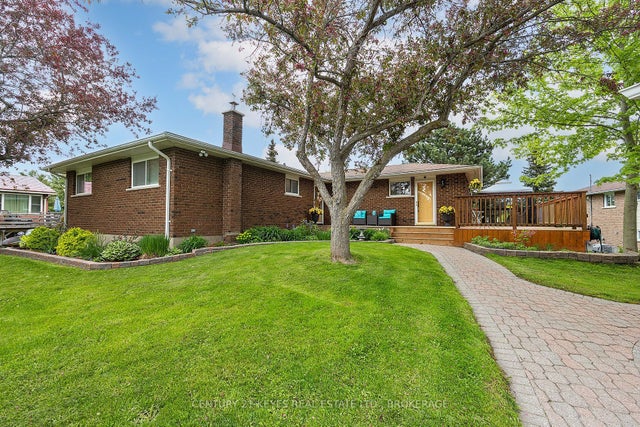 38 Willowbank Road W, Leeds and the Thousand Islands