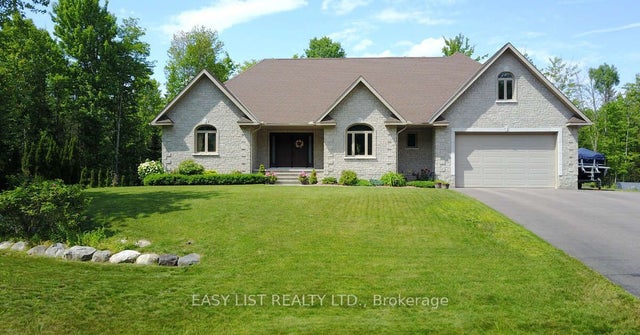 110 Monck Square, Laurentian Hills