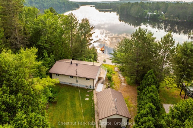 80 Cedar Lane, Joly