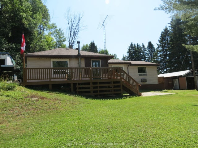 1053 Buttercup Drive, Highlands East