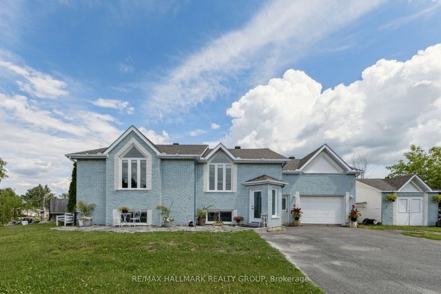 585 Blue Corner Road, Champlain