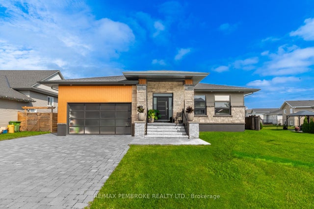 8 Drew Street, Petawawa