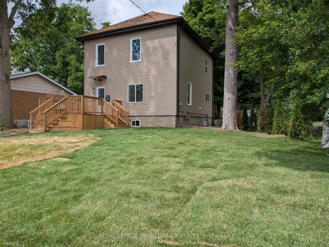 42 Highland Avenue, Belleville