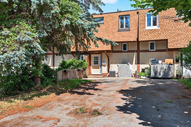 598 Seyton Drive, Bells Corners and South to Fallowfield