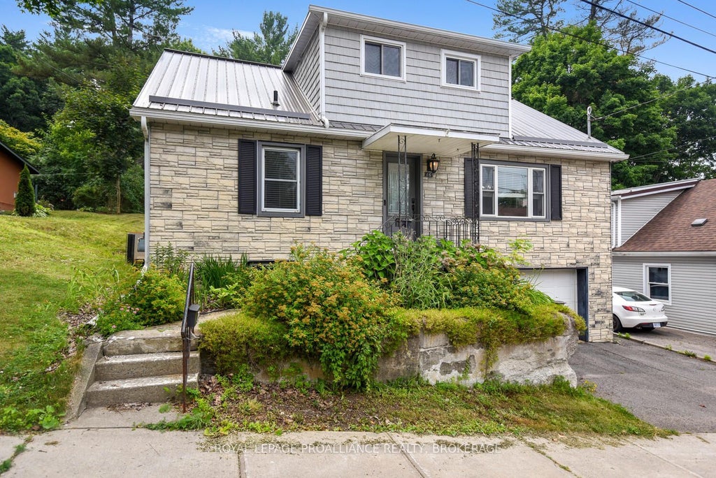 16 Mccready Street, Brockville