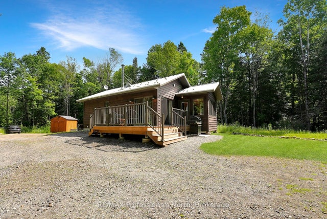 1462 Minnicock Lake Road, Highlands East