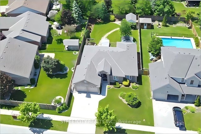 1861 Louise Boulevard, London North