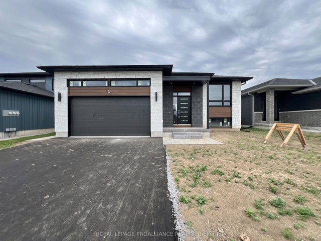 6 Horton Court, Belleville