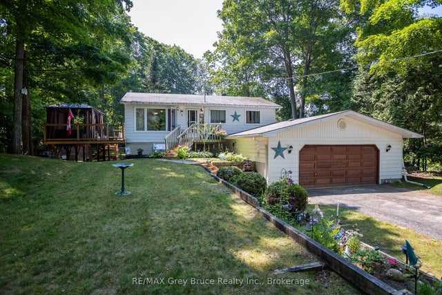 6 Jewel Bridge Road, South Bruce Peninsula