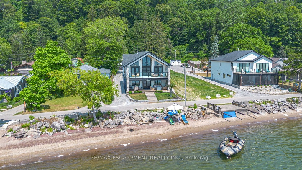 33 Cedar Drive, Norfolk