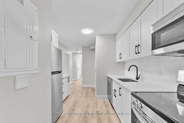 400 Scenic Drive Unit 4, London South