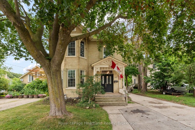 125 Elora Street S, Minto