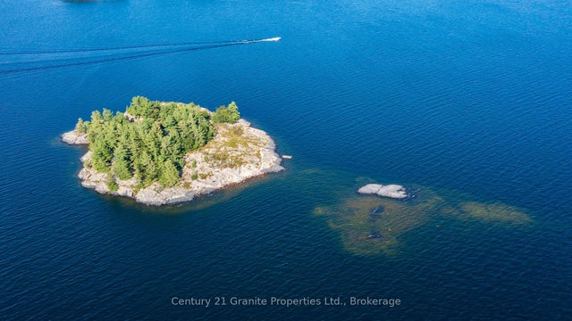 1 Partridge Island, McDougall