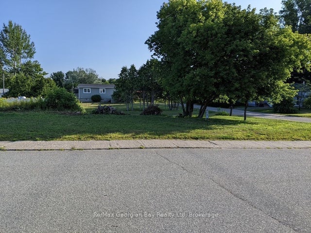 32 Youngfox Road, Blind River