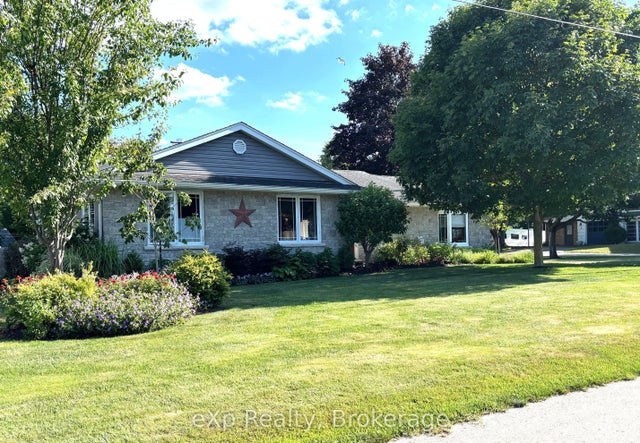 9 Johnstone Boulevard, Brockton