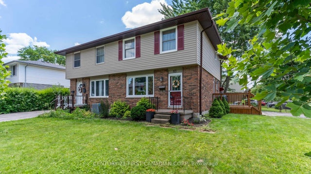 63 Augusta Crescent S, London South