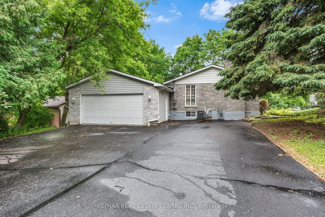 687 High Gate Park Drive, Kingston