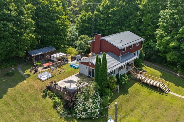 1086 Moon Road, Central Frontenac