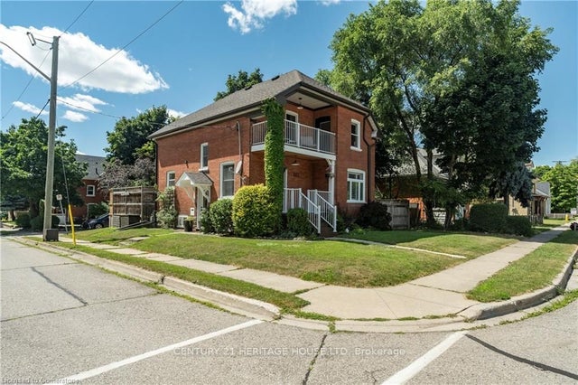 562 Laurel Street, Cambridge