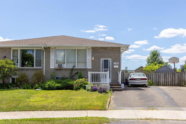 7709 Ronnie Crescent, Niagara Falls