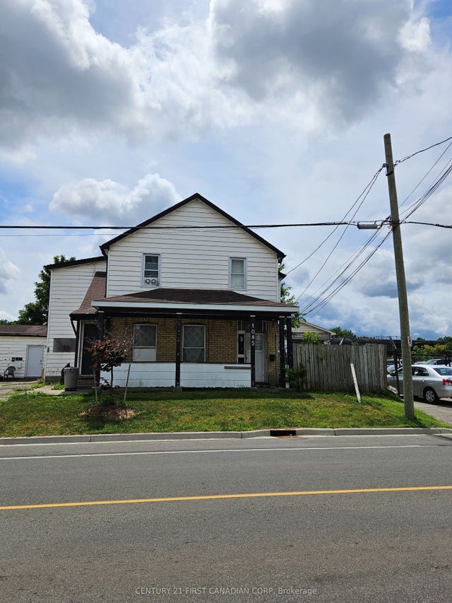 1085 Brydges Street, London East
