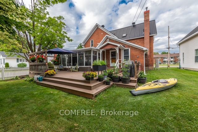 256a And 256b Flora Street, Carleton Place