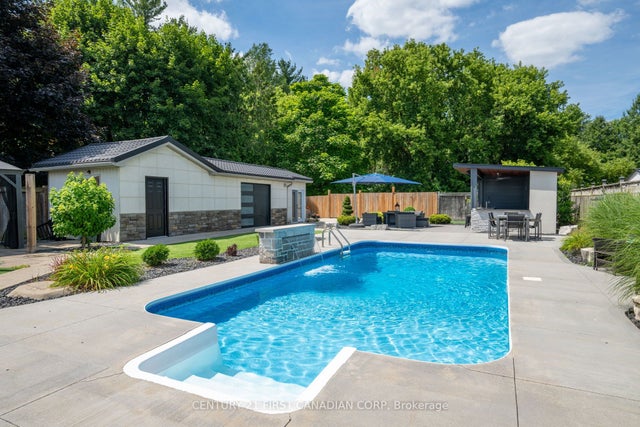 1610 Gore Road, London East