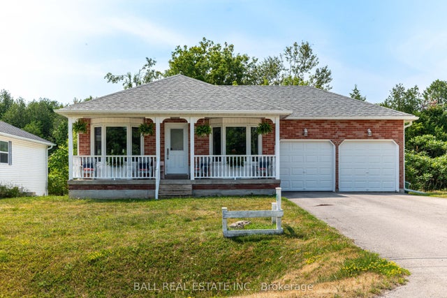 32 Champlain Boulevard, Kawartha Lakes