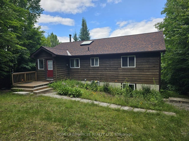 1274 Twist Lane, Highlands East