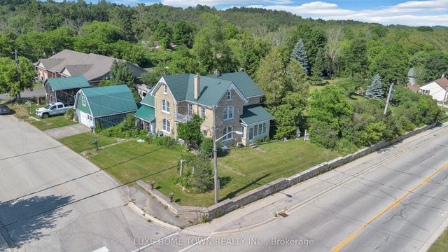 402 Lambton Street E, West Grey