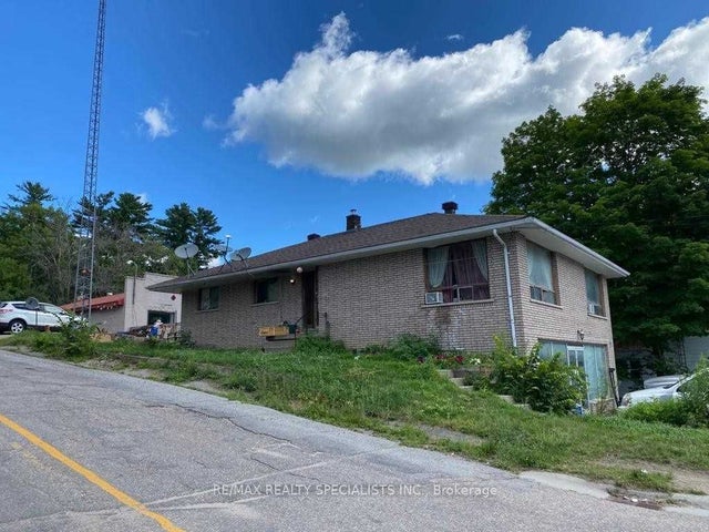 40 & 42 Bridge Street E, Bancroft