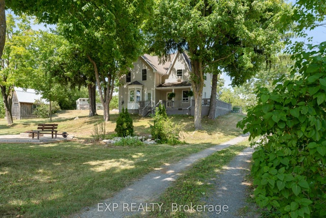 8 Peel Street, Stone Mills