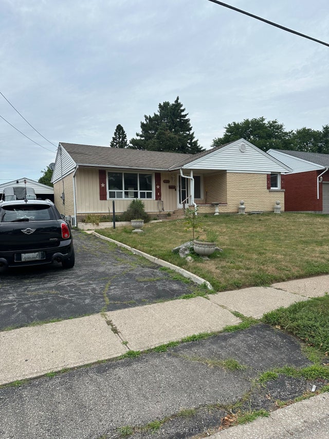 5971 Scott Street, Niagara Falls