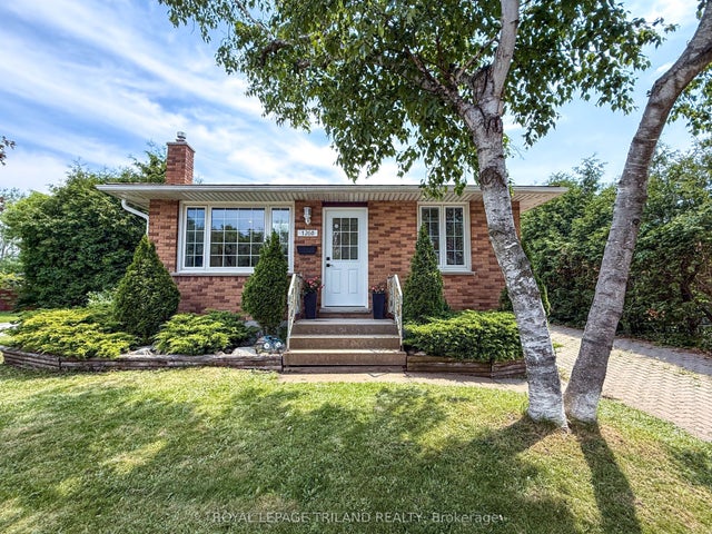 1260 Ernest Avenue, London South