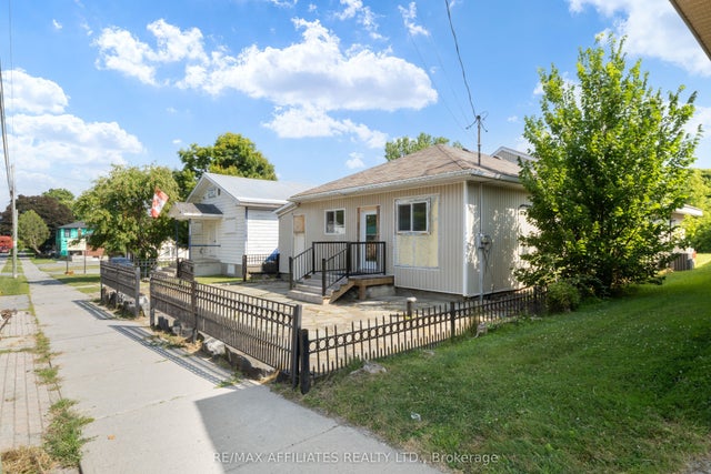 79 George Street, Lanark Highlands
