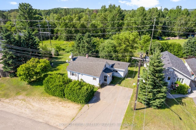 15 Philip Street, Madawaska Valley