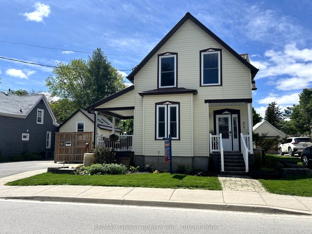 21a Centre Street, Prince Edward County
