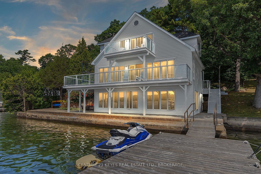 207 Ivy Lea Road, Leeds and the Thousand Islands